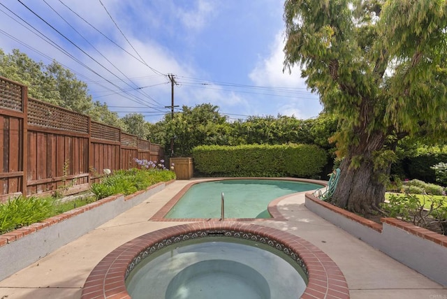 1451 Savoy Cir, San Diego, CA 92107 - view of pool featuring an in-ground hot tub and a fenced backyard