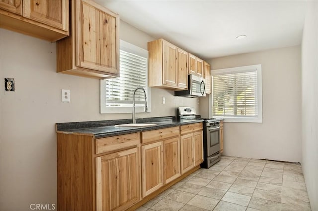 725 Golden Dr, Lake Arrowhead, CA 92352 - photo 10