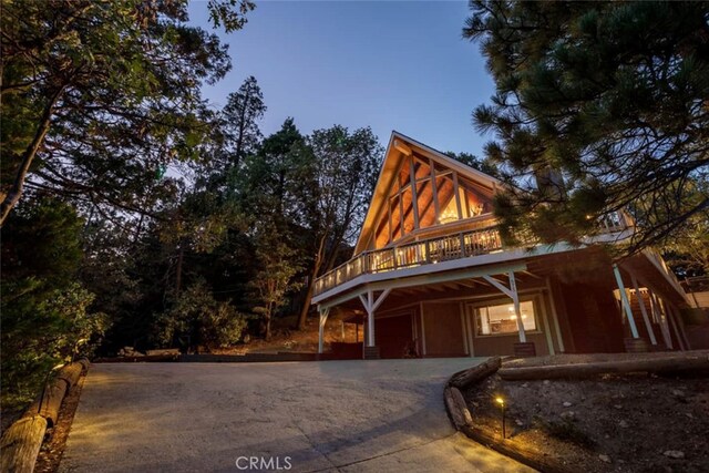 675 Grass Valley Rd, Lake Arrowhead, CA 92352 - cabin with concrete driveway