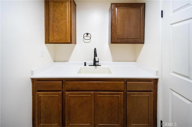 32706 Blue Mist Way, Wildomar, CA 92595 - clothes washing area featuring a sink