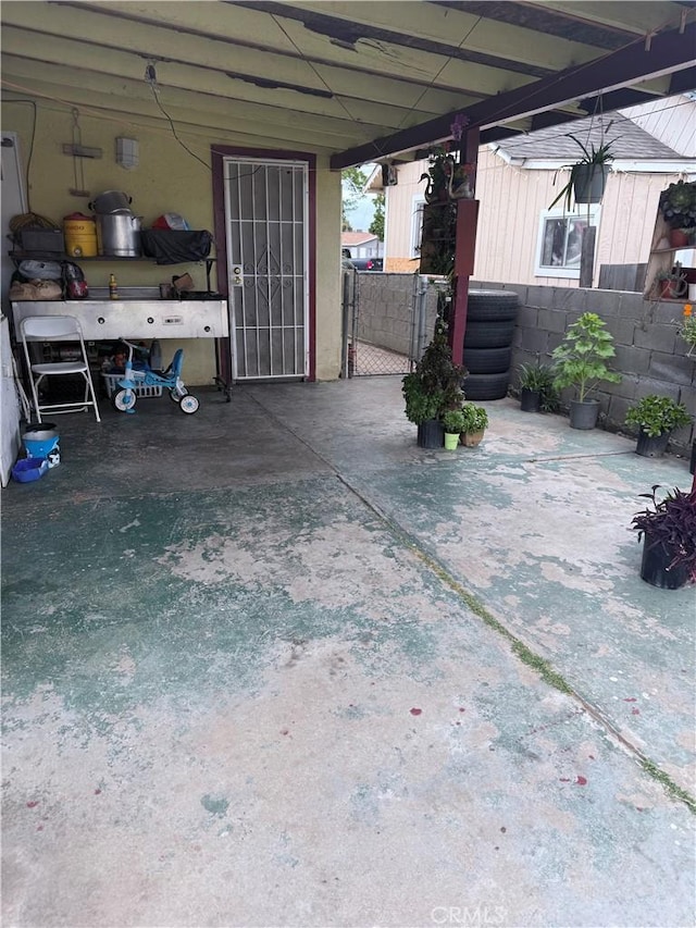105 Orange Ave, Chowchilla, CA 93610 - view of patio / terrace