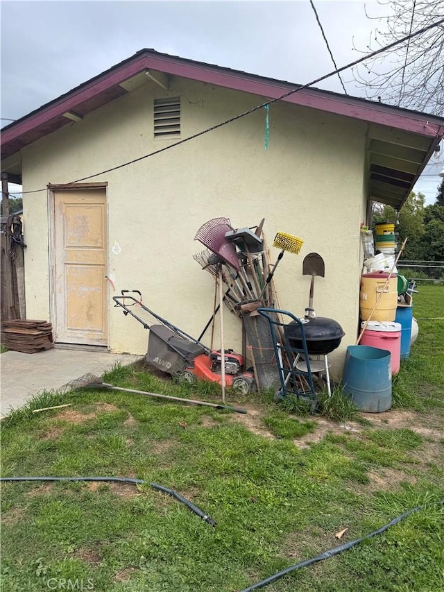 105 Orange Ave, Chowchilla, CA 93610 - view of outbuilding featuring fence