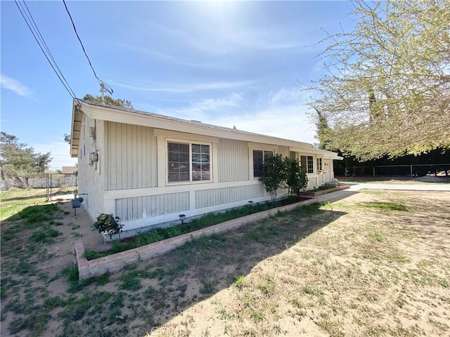 11031 Victor Ave, Hesperia, CA 92345 - view of property exterior with fence