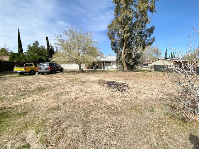 11031 Victor Ave, Hesperia, CA 92345 - view of yard featuring fence