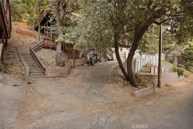 475 Woodsey Rd, Crestline, CA 92325 - exterior space featuring stairway