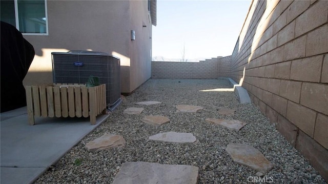 view of yard featuring a fenced backyard