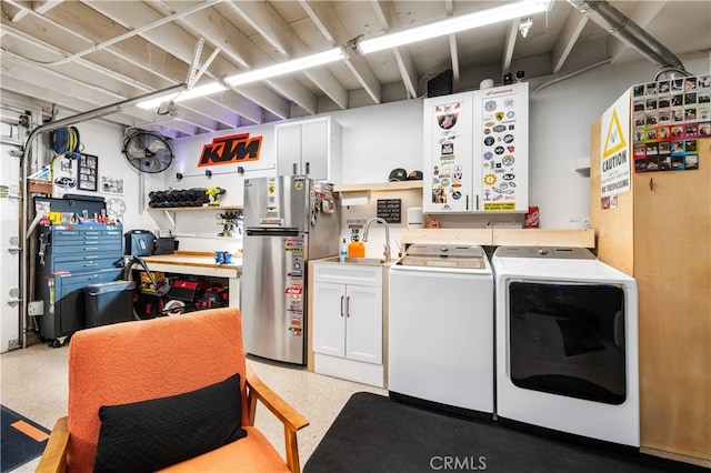 32772 Shipside Dr, Dana Point, CA 92629 - laundry area featuring a workshop area and washing machine and dryer