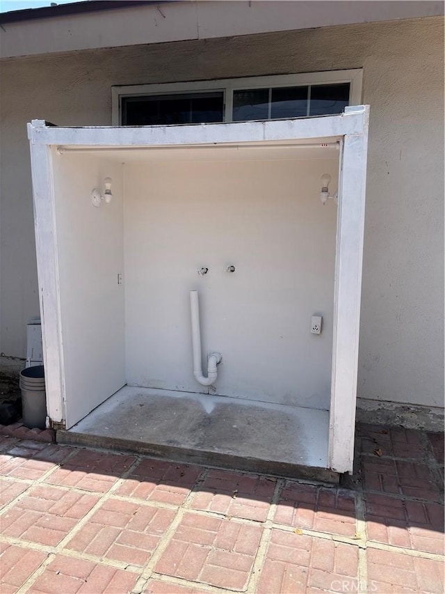 14802 Newport Unit 2B, Tustin, CA 92780 - entrance to property with stucco siding
