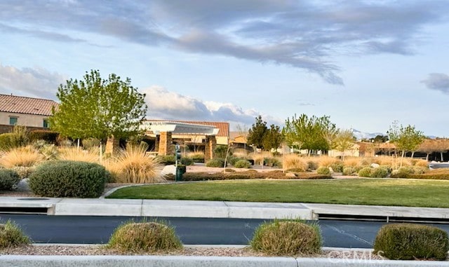 19238 Olive Way, Apple Valley, CA 92308 - surrounding community with a yard