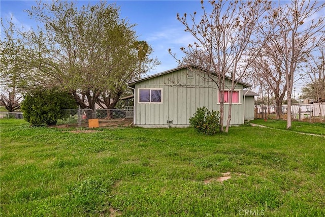 9714 San Benito Ave, Gerber, CA 96035 - view of outdoor structure featuring fence