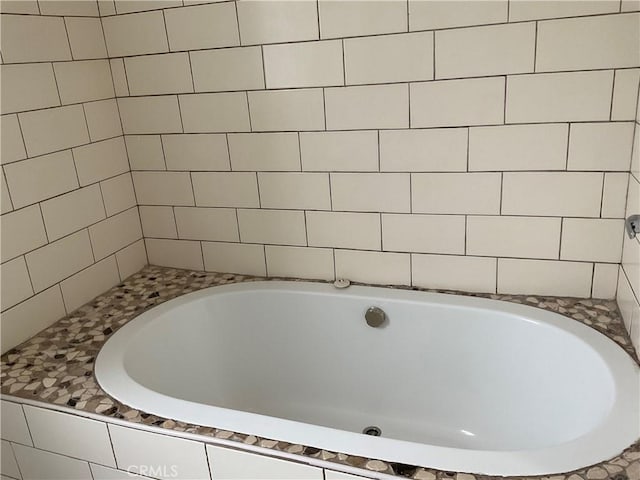 961 W 47th St, Los Angeles, CA 90037 - full bath with a bathtub