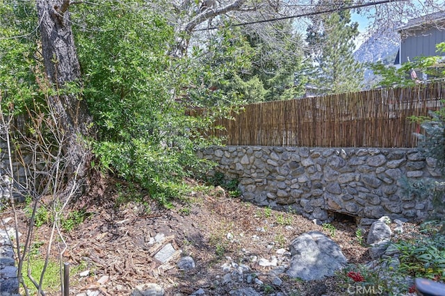 29 Bear Dr, Mt Baldy, CA 91759 - view of yard featuring fence