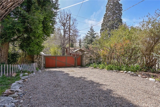 29 Bear Dr, Mt Baldy, CA 91759 - view of yard featuring a gate and fence