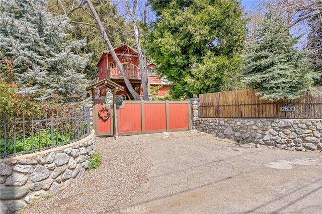 29 Bear Dr, Mt Baldy, CA 91759 - view of gate with fence