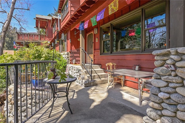 29 Bear Dr, Mt Baldy, CA 91759 - view of patio