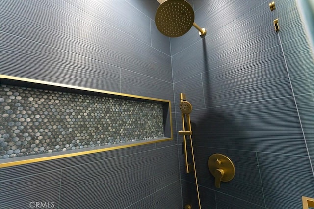 1532 W 22nd St, Los Angeles, CA 90007 - bathroom view of a tile shower