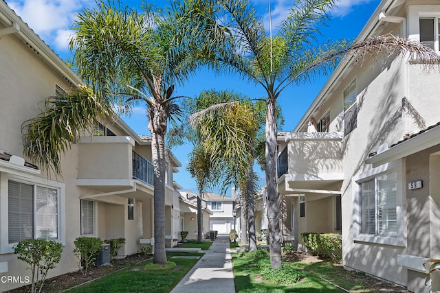 view of home's community featuring a residential view