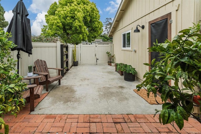 328 Countrywood Ln, Encinitas, CA 92024 - view of patio / terrace with a gate