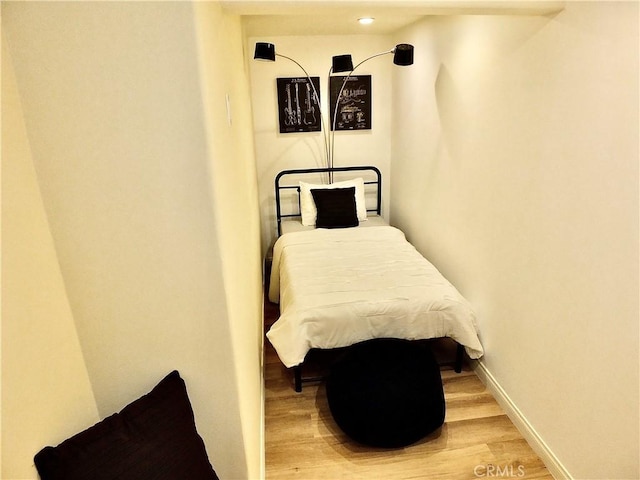 220 Roycroft Ave, Long Beach, CA 90803 - bedroom featuring light wood-style floors and baseboards