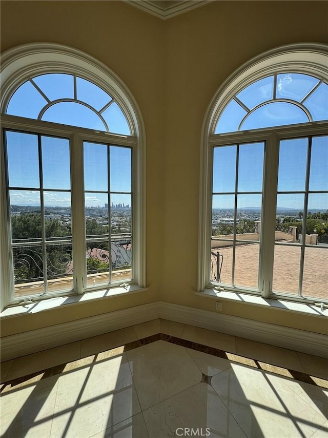 2025 E Live Oak Dr, Los Angeles, CA 90068 - room details featuring baseboards
