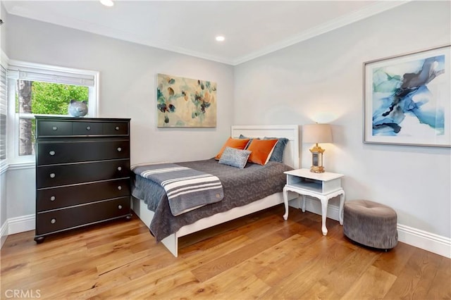 25252 Manzanita Dr, Dana Point, CA 92629 - bedroom with crown molding, baseboards, light wood-type flooring, and recessed lighting