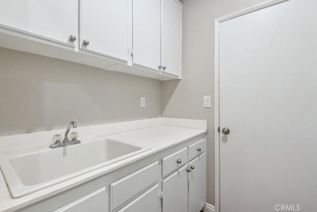 40049 Corte Fortuna, Murrieta, CA 92562 - laundry room featuring a sink