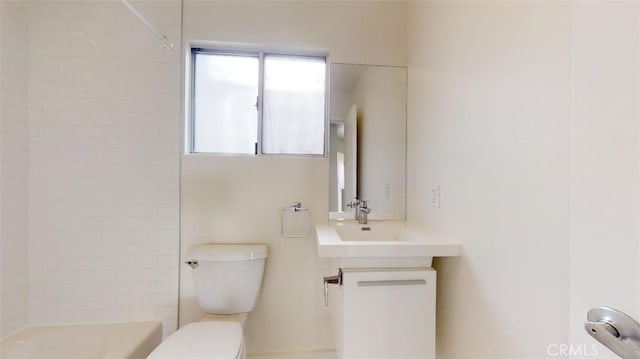 1204 Monterey Blvd, Hermosa Beach, CA 90254 - full bathroom featuring toilet and a shower