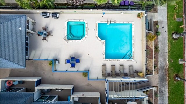 1 3rd Pl Unit 302, Long Beach, CA 90802 - aerial view of a pool area