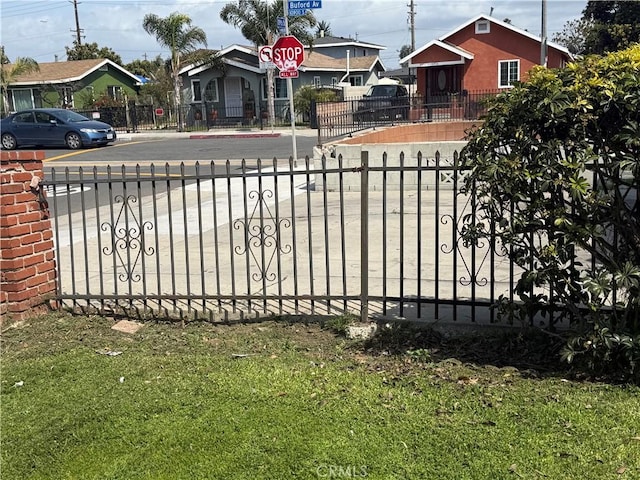 4908 W 109th St, Inglewood, CA 90304 - view of gate