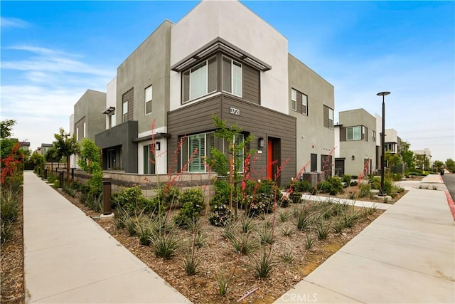 view of building exterior featuring a residential view