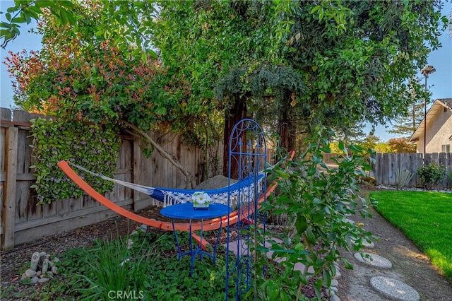 view of yard featuring a fenced backyard