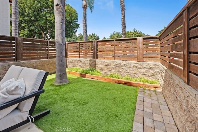 1517 Felspar St, San Diego, CA 92109 - view of yard