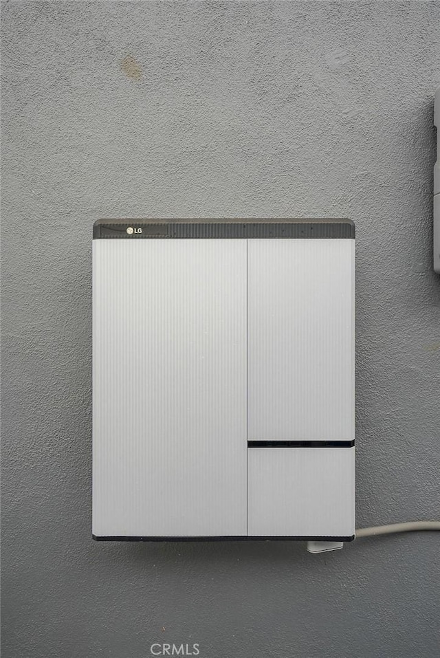 915 S Danehurst Ave, Glendora, CA 91740 - detailed view of a textured wall and radiator