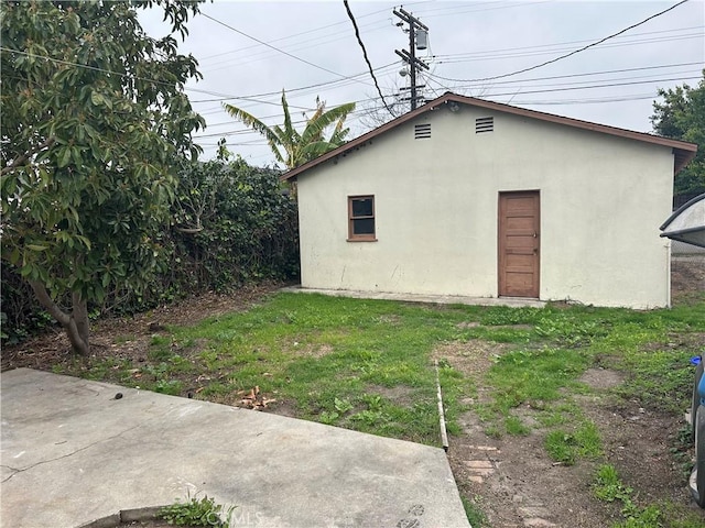 view of yard with a patio area