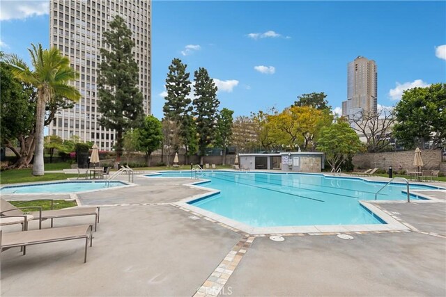 800 W 1st St Unit 1803, Los Angeles, CA 90012 - community pool with a patio and fence