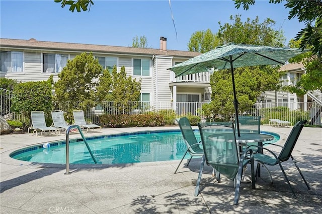22230 S Vermont Ave Unit 102B, Torrance, CA 90502 - community pool with a patio area