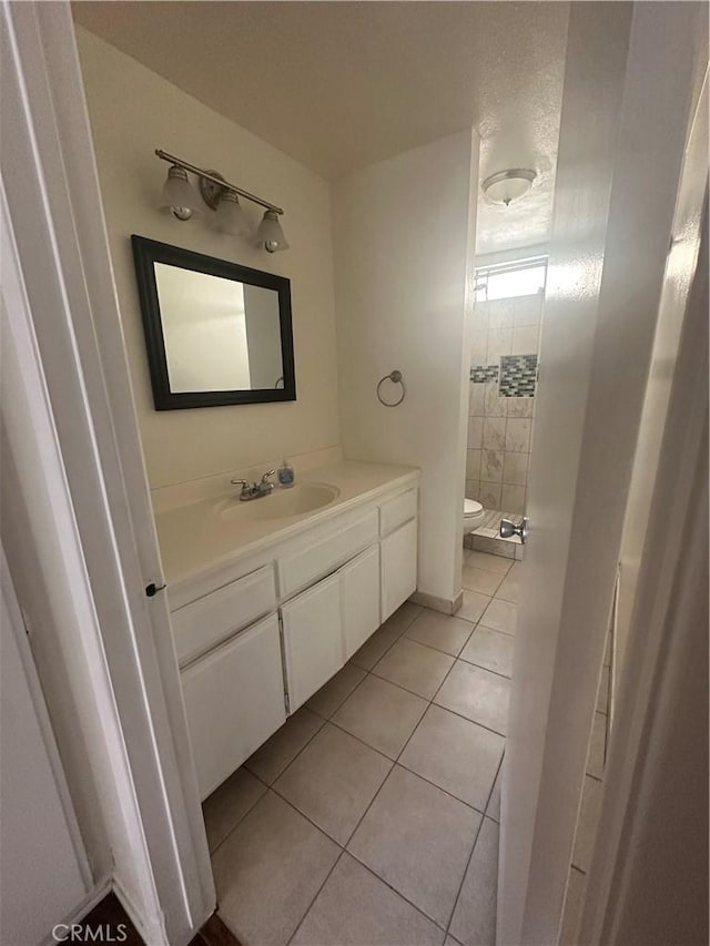 1524 Acacia St Unit 3, Alhambra, CA 91801 - full bath featuring toilet, tile patterned floors, vanity, and a tile shower