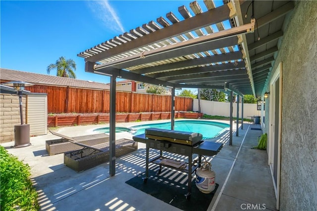 3710 Colonial Cir, Lake Elsinore, CA 92530 - view of patio with a pool with connected hot tub, a pergola, and a fenced backyard