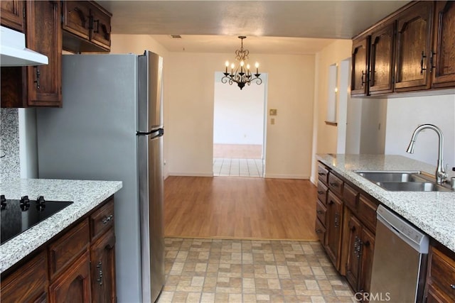 216 Palm Ct, Hanford, CA 93230 - photo 9