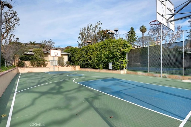 66 S La Senda Dr, Laguna Beach, CA 92651 - view of sport court with community basketball court and fence