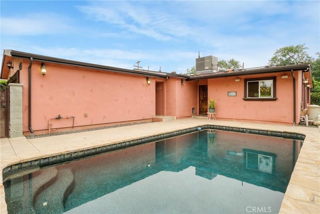 18750 Keswick St, Reseda, CA 91335 - outdoor pool with a patio area