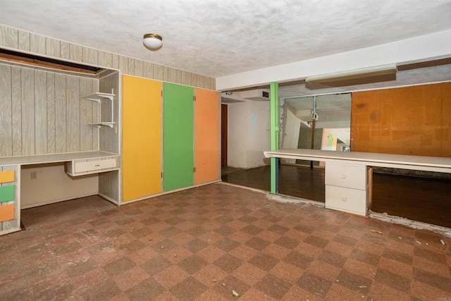 557 Canyon Dr, Solana Beach, CA 92075 - finished below grade area featuring a textured ceiling