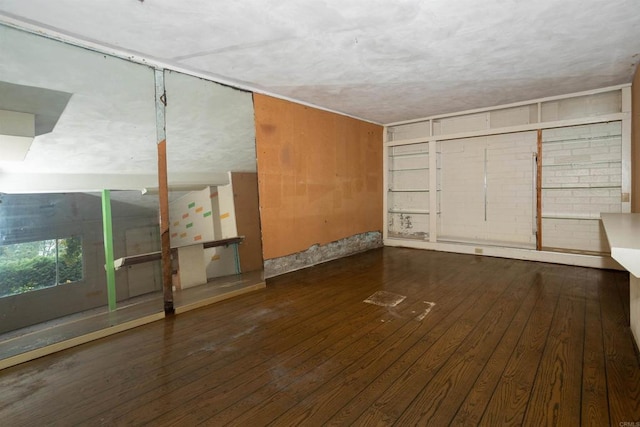 557 Canyon Dr, Solana Beach, CA 92075 - empty room with wood-type flooring