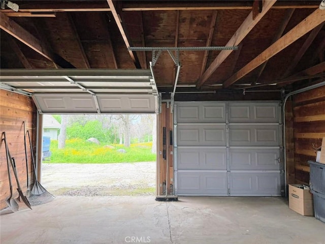 47409 Thunderhill Ln, Squaw Valley, CA 93675 - garage with wooden walls
