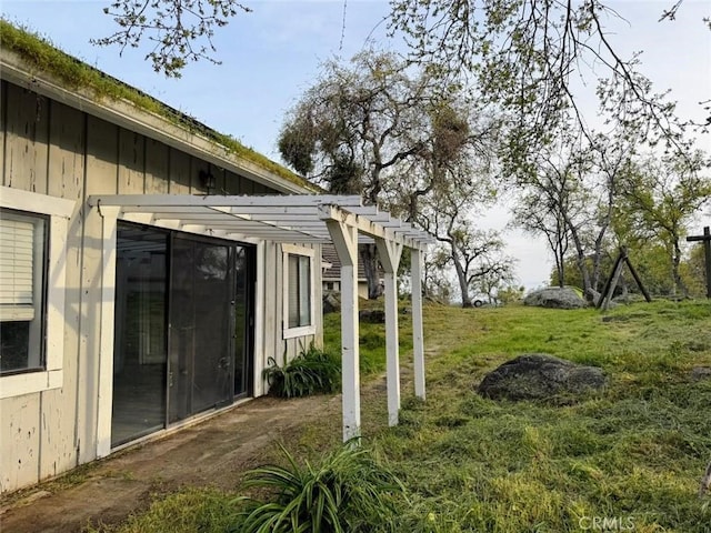 47409 Thunderhill Ln, Squaw Valley, CA 93675 - view of green lawn featuring a pergola