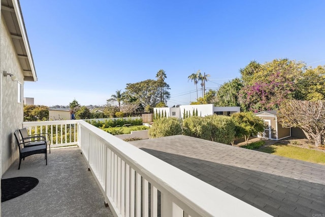 2422 Chatsworth Blvd, Point Loma, CA 92106 - view of balcony