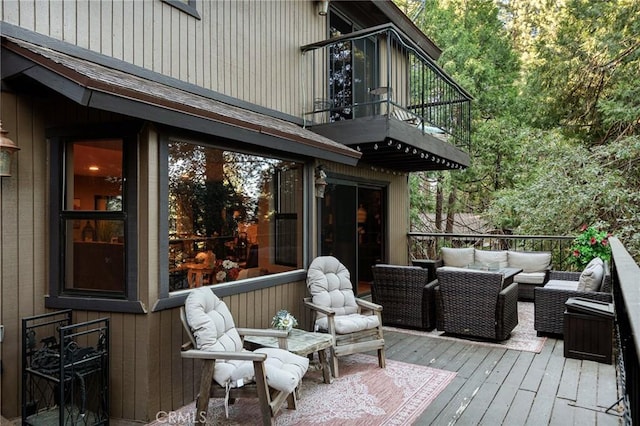 31353 Lightfoot Way, Running Springs, CA 92382 - deck with an outdoor hangout area