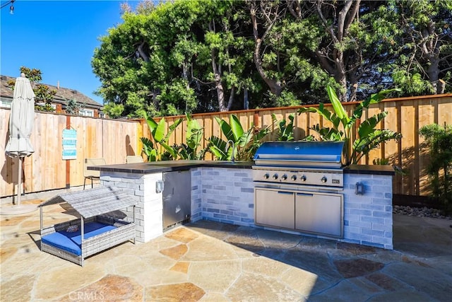 1954 Port Locksleigh Pl, Newport Beach, CA 92660 - fenced backyard with a patio