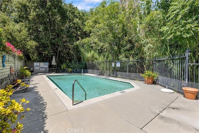 23163 Mulholland Dr Unit 6, Woodland Hills, CA 91364 - community pool with a patio