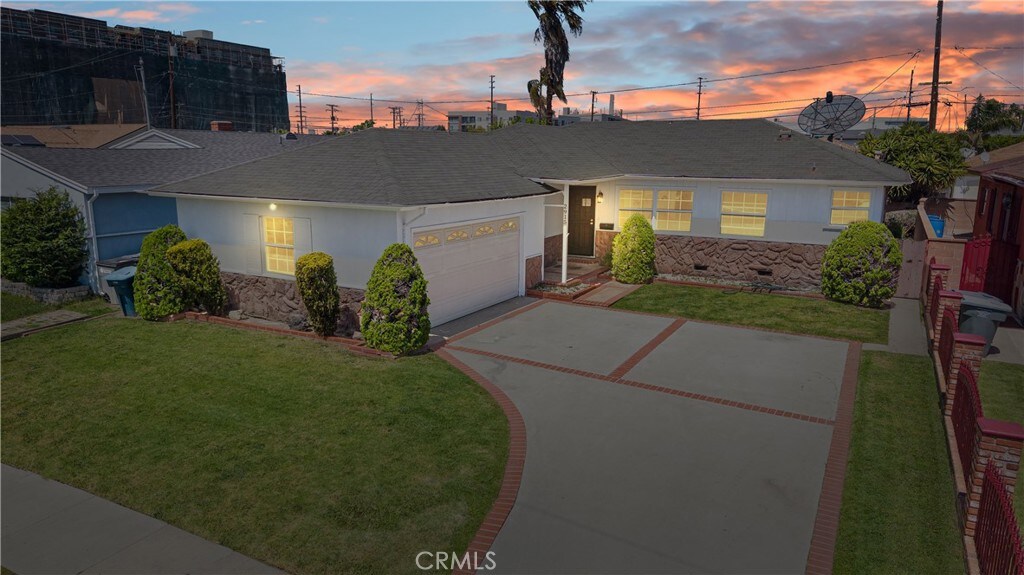 2915 W 129th Pl, Gardena, CA 90249 - photo 1